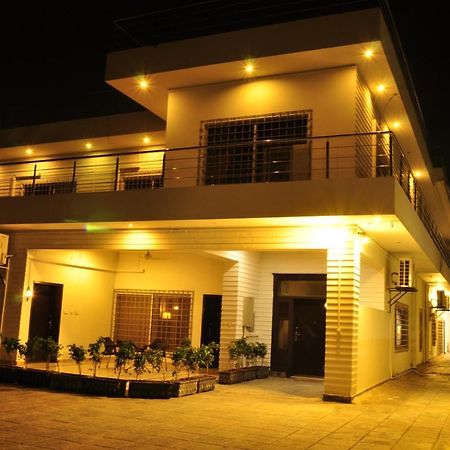 Reina Boutique Hotel - G6/3 Islamabad Exterior photo