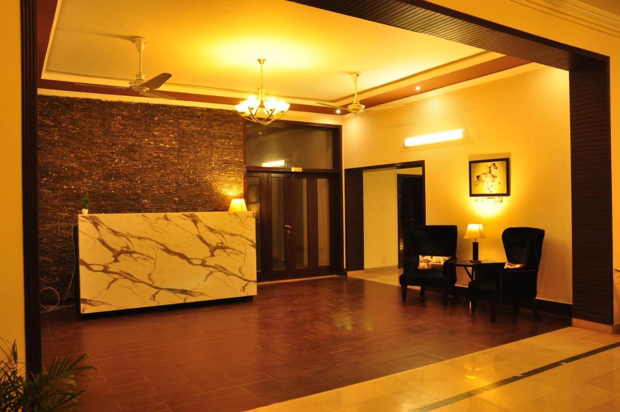 Reina Boutique Hotel - G6/3 Islamabad Exterior photo